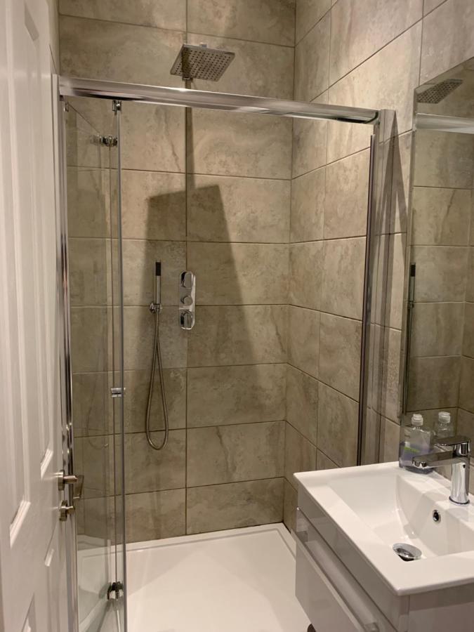 Wonderful 3 Bed Flat With Private Garden In Wimbledon - 1 The Queens Apartment London Exterior photo